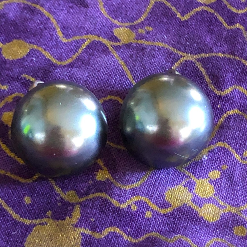 Vintage Plastic Bubble Clip Earrings